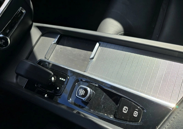 Volvo V60 cena 199900 przebieg: 21108, rok produkcji 2023 z Sławno małe 631